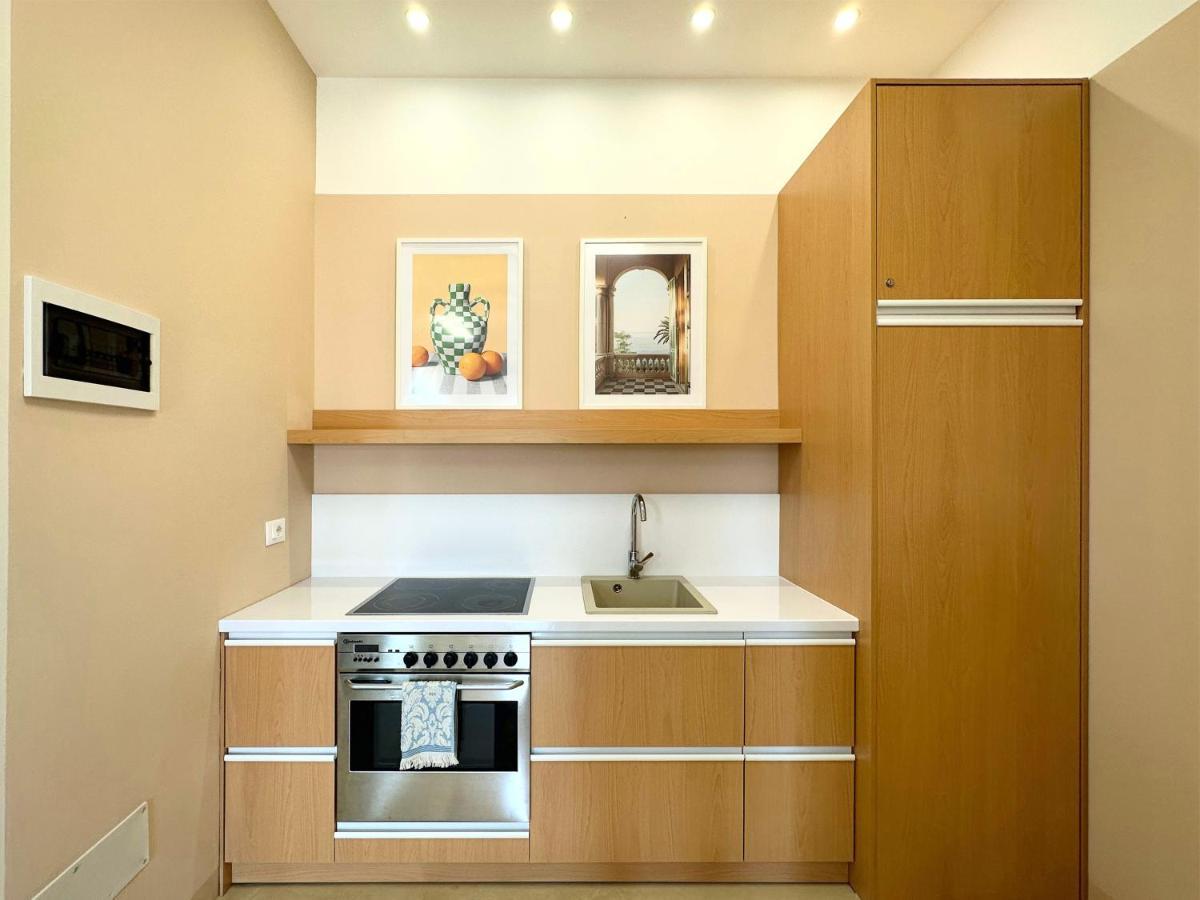 13 Eur For Monthly Stay - Home By The Sea - Hbs Голем Екстериор снимка