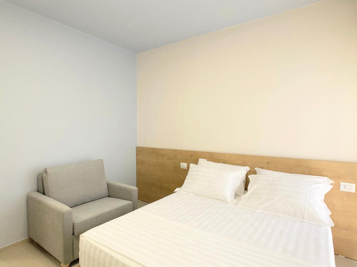 13 Eur For Monthly Stay - Home By The Sea - Hbs Голем Екстериор снимка